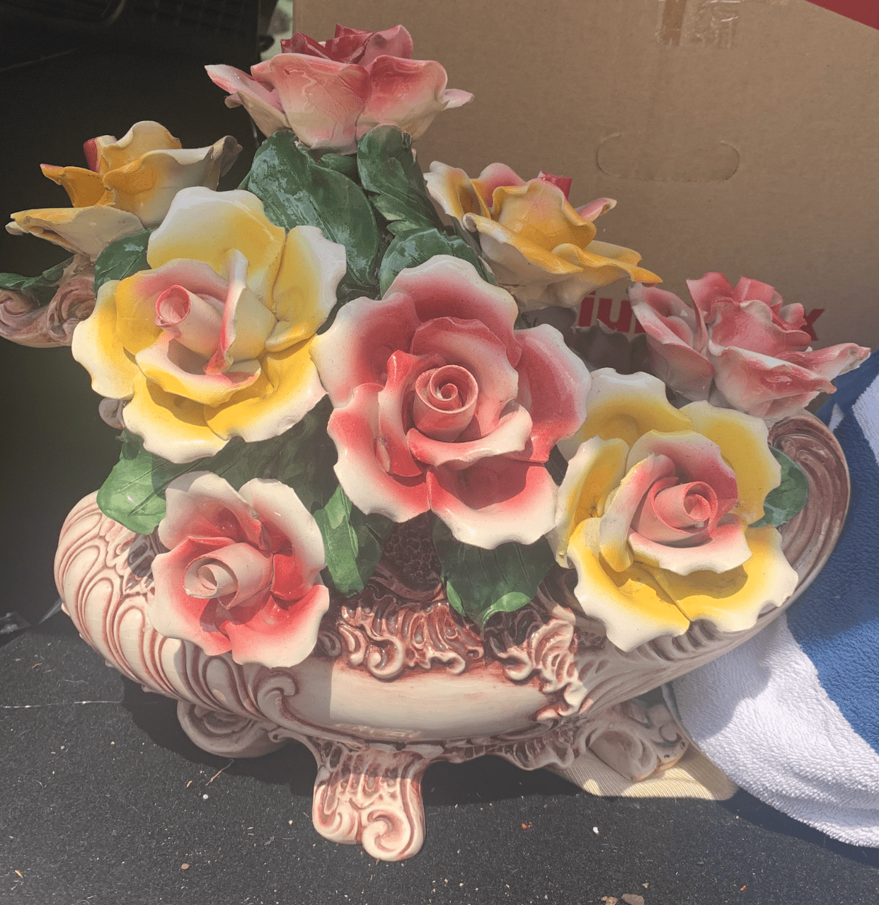 Capodimonte Flower Centerpiece - Poompa Shop